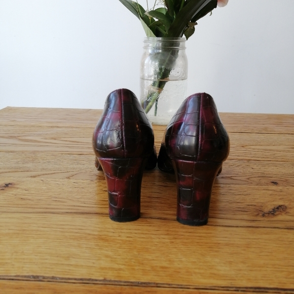 Vintage burgundy square toe heels - Picture 3 of 6